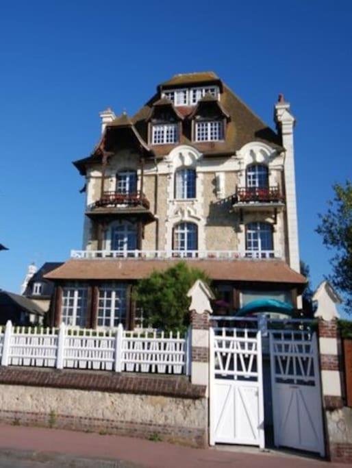 Les Embruns - Le Balcon - 2Eme Etage Apartment Довил Екстериор снимка
